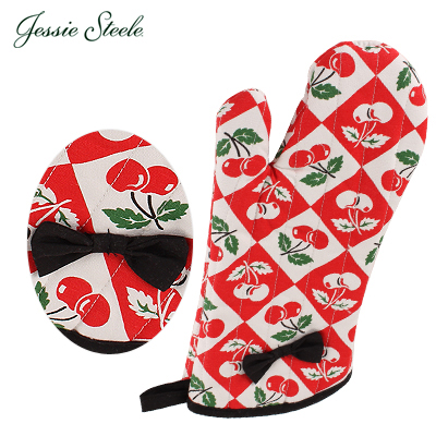 【365日出荷対応】 Jessie Steele ジェシースティール Oven Mitt w/Bow オーブンミトン Diamond Cherries ダイヤモンド チェリー 505-JS-216